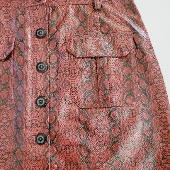 7157 * Urban Outfitters Finley Faux Snake Print Skirt Rust Red Black Size L NWT - Picture 7 of 9